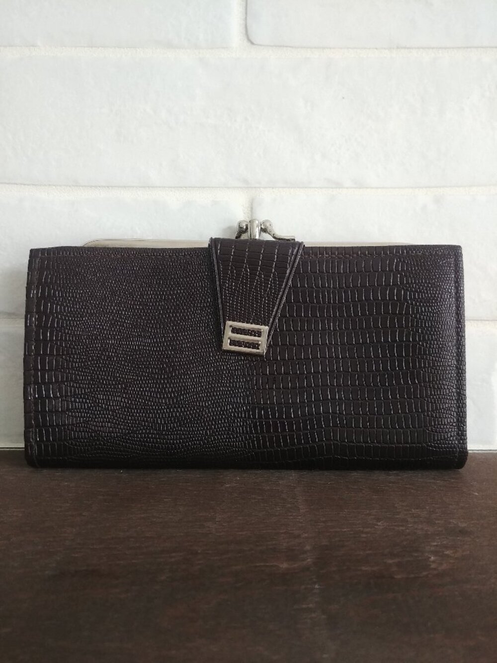 Vintage Leatherette Canada dark brown snakeskin leather wallet